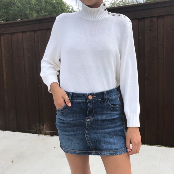 Turtleneck Sweater With A Denim Skirt 